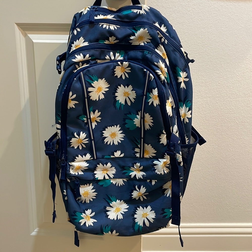 Lands End daisy backpack. Very clean!